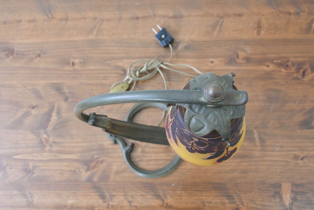 フランスアンティーク　Muller Freres Luneville(ミューラー兄弟)　草花文様が美しいガラスシェードのテーブルランプ　(R-086970)