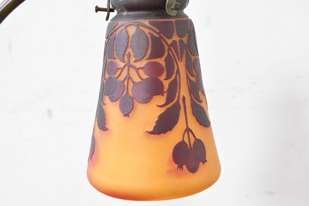 フランスアンティーク　Muller Freres Luneville(ミューラー兄弟)　草花文様が美しいガラスシェードのテーブルランプ　(R-086970)