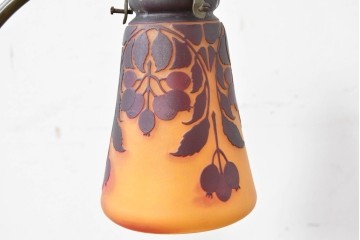 フランスアンティーク　Muller Freres Luneville(ミューラー兄弟)　草花文様が美しいガラスシェードのテーブルランプ　(R-086970)