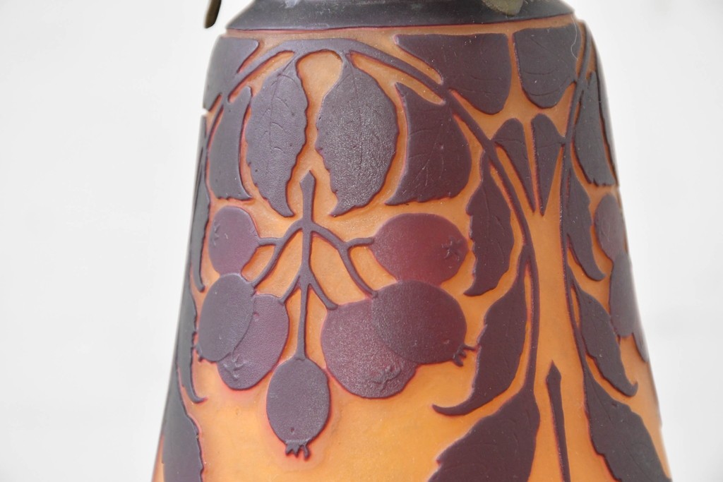 フランスアンティーク　Muller Freres Luneville(ミューラー兄弟)　草花文様が美しいガラスシェードのテーブルランプ　(R-086970)