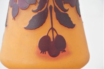 フランスアンティーク　Muller Freres Luneville(ミューラー兄弟)　草花文様が美しいガラスシェードのテーブルランプ　(R-086970)