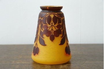 フランスアンティーク　Muller Freres Luneville(ミューラー兄弟)　草花文様が美しいガラスシェードのテーブルランプ　(R-086970)