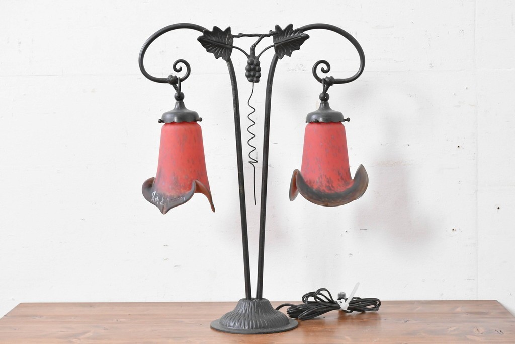 フランスヴィンテージ　Art de France(アール・ド・フランス)　アール・ヌーヴォー様式　溶かし込みガラスが美しい2灯テーブルランプ　(R-086971)