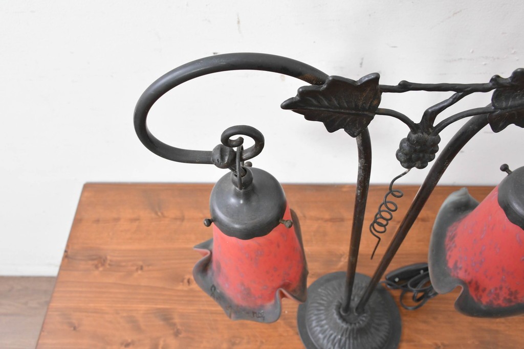 フランスヴィンテージ　Art de France(アール・ド・フランス)　アール・ヌーヴォー様式　溶かし込みガラスが美しい2灯テーブルランプ　(R-086971)