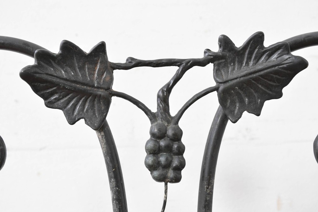 フランスヴィンテージ　Art de France(アール・ド・フランス)　アール・ヌーヴォー様式　溶かし込みガラスが美しい2灯テーブルランプ　(R-086971)