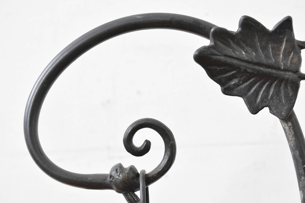 フランスヴィンテージ　Art de France(アール・ド・フランス)　アール・ヌーヴォー様式　溶かし込みガラスが美しい2灯テーブルランプ　(R-086971)