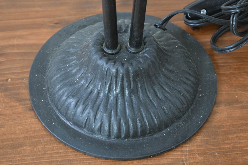 フランスヴィンテージ　Art de France(アール・ド・フランス)　アール・ヌーヴォー様式　溶かし込みガラスが美しい2灯テーブルランプ　(R-086971)