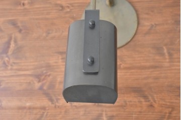 和製ヴィンテージ　山菊工芸　Pieterman(ピーターマン)　無骨さが魅力の真鍮製テーブルスタンド　(R-086972)