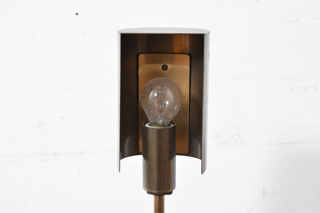 和製ヴィンテージ　山菊工芸　Pieterman(ピーターマン)　無骨さが魅力の真鍮製テーブルスタンド　(R-086972)