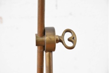 和製ヴィンテージ　山菊工芸　Pieterman(ピーターマン)　無骨さが魅力の真鍮製テーブルスタンド　(R-086972)