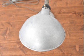 和製ヴィンテージ　希少な大型サイズ　インダストリアルなメタルシェードのデスクスタンド　(R-086973)