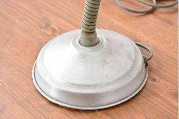 和製ヴィンテージ　希少な大型サイズ　インダストリアルなメタルシェードのデスクスタンド　(R-086973)