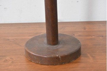 和製アンティーク　木製支柱×丸型シェードのレトロなテーブルスタンド　(R-086974)