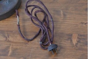 和製アンティーク　木製支柱×丸型シェードのレトロなテーブルスタンド　(R-086974)