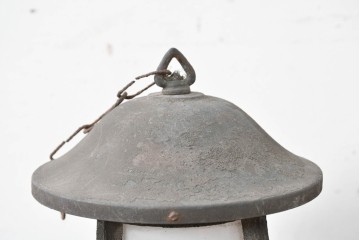 《引っ掛けシーリング式ペンダントライト加工費込み》　和製アンティーク　乳白ガラスに和の透かし細工があしらわれた吊り灯篭型ペンダントライト　(R-086977)