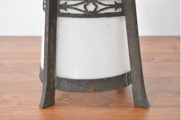 《引っ掛けシーリング式ペンダントライト加工費込み》　和製アンティーク　乳白ガラスに和の透かし細工があしらわれた吊り灯篭型ペンダントライト　(R-086977)