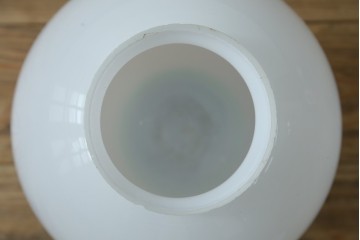 和製アンティーク　素朴な金具と球体シェードのシーリングライト　(R-086981)