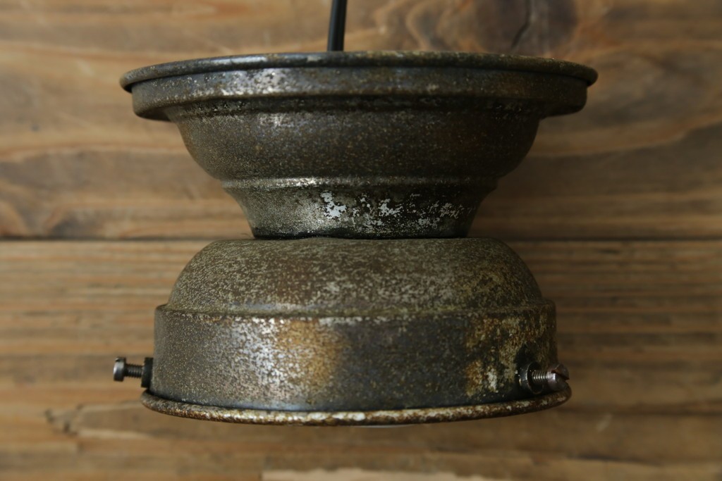 和製アンティーク　素朴な金具と球体シェードのシーリングライト　(R-086981)