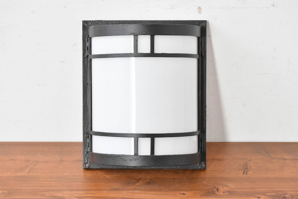和製アンティーク　ブラックフレームが格好いいウォールライトカバー　(R-086989)