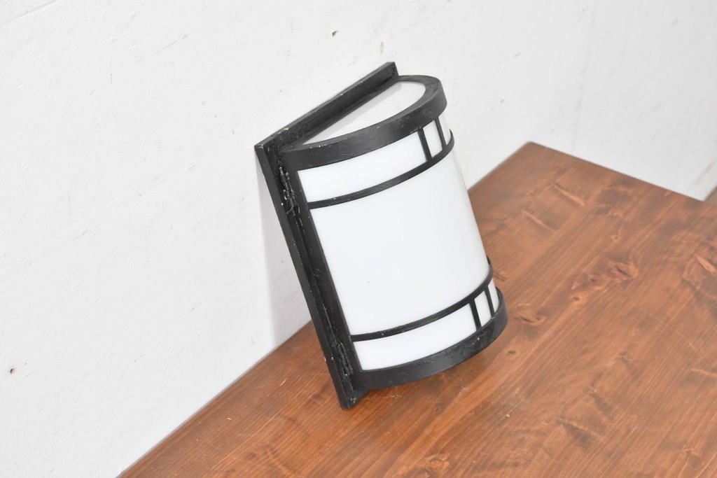 和製アンティーク　ブラックフレームが格好いいウォールライトカバー　(R-086989)