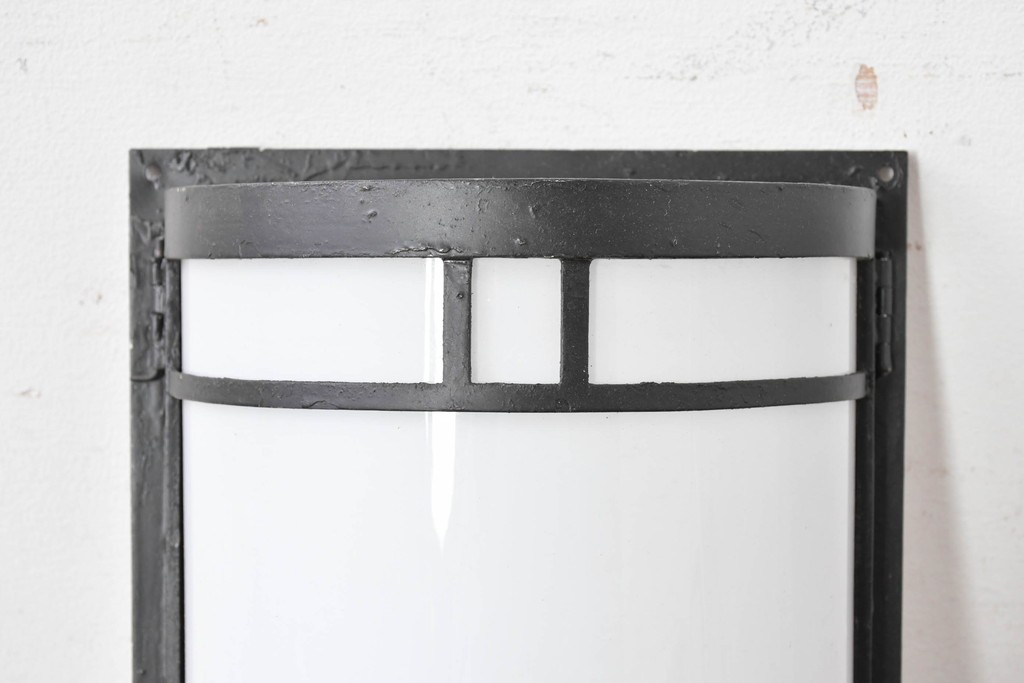 和製アンティーク　ブラックフレームが格好いいウォールライトカバー　(R-086989)