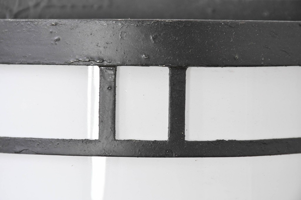 和製アンティーク　ブラックフレームが格好いいウォールライトカバー　(R-086989)