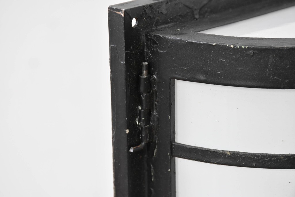 和製アンティーク　ブラックフレームが格好いいウォールライトカバー　(R-086989)