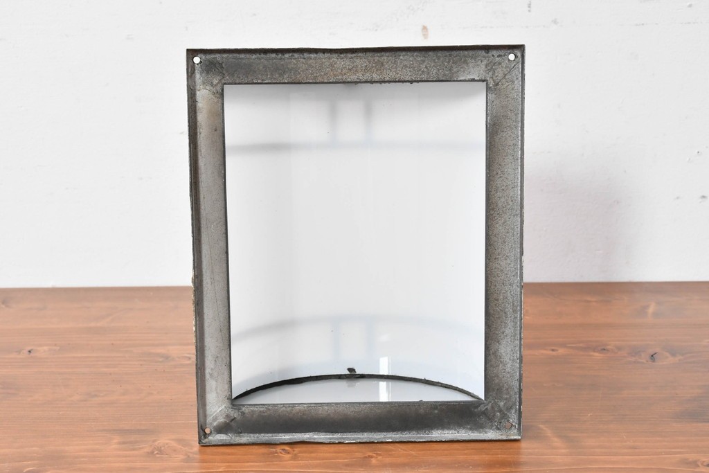 和製アンティーク　ブラックフレームが格好いいウォールライトカバー　(R-086989)