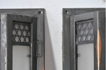 和製アンティーク　幾何学模様が印象的なウォールライトカバー2個セット　(R-086990)