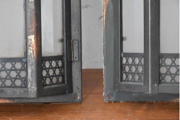 和製アンティーク　幾何学模様が印象的なウォールライトカバー2個セット　(R-086990)