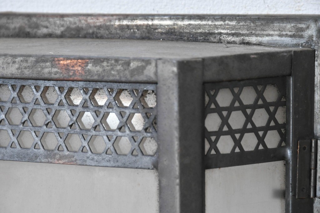 和製アンティーク　幾何学模様が印象的なウォールライトカバー2個セット　(R-086990)