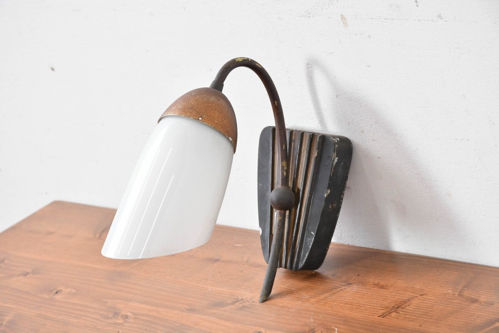 和製ヴィンテージ　実用性とデザイン性を兼ね備えたウォールライト　(R-086992)