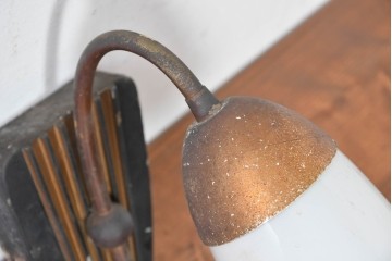 和製ヴィンテージ　実用性とデザイン性を兼ね備えたウォールライト　(R-086992)