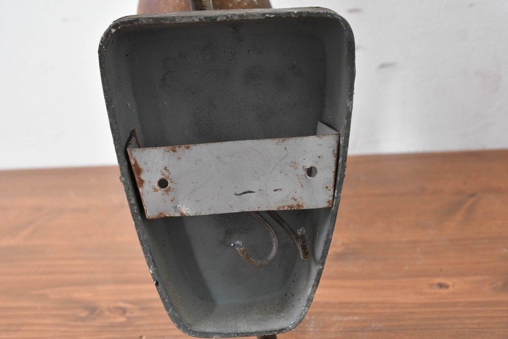 和製ヴィンテージ　実用性とデザイン性を兼ね備えたウォールライト　(R-086992)