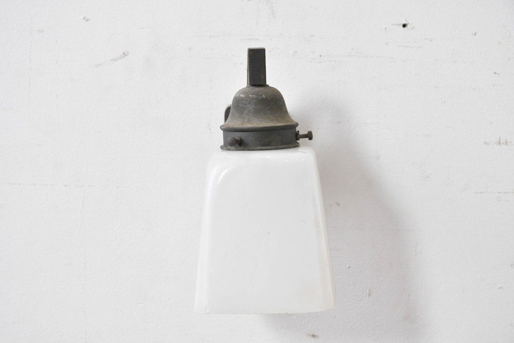 和製アンティーク　緩やかな曲線アームのウォールライト　(R-086994)