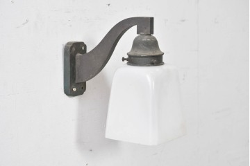 和製アンティーク　緩やかな曲線アームのウォールライト　(R-086994)