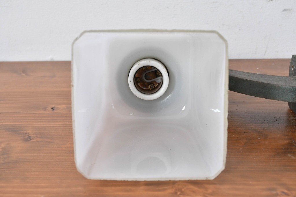 和製アンティーク　緩やかな曲線アームのウォールライト　(R-086994)