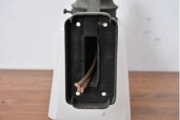 和製アンティーク　緩やかな曲線アームのウォールライト　(R-086994)