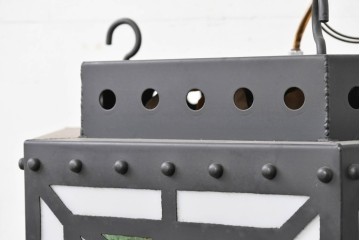 中古　金工職人　飯野歌之助作　幾何学的なステンドグラスのデザインが目を引くペンダントライト　(R-086997)