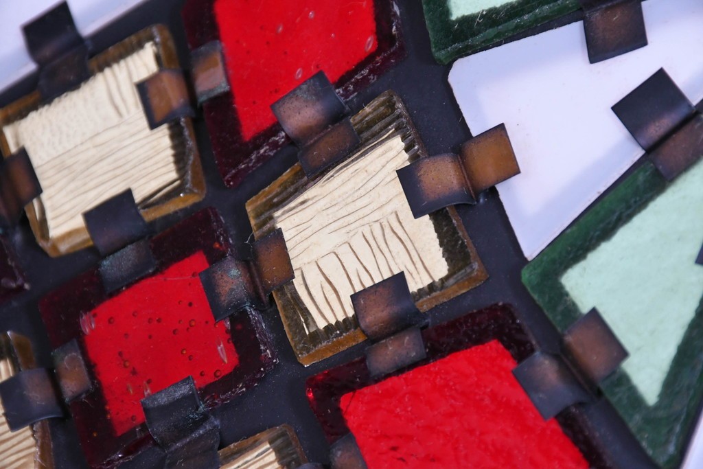 中古　金工職人　飯野歌之助作　幾何学的なステンドグラスのデザインが目を引くペンダントライト　(R-086997)