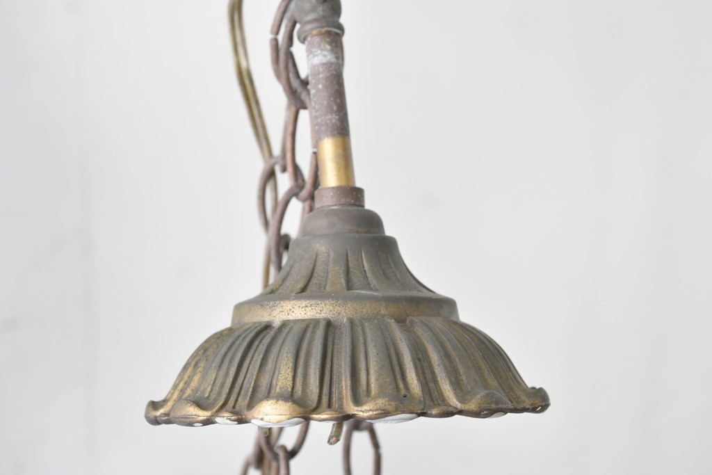 フランスアンティーク　Vianne(ヴィアンヌ)社　装飾ガラスシェードの3灯シャンデリア　(R-086999)