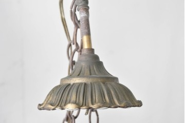 フランスアンティーク　Vianne(ヴィアンヌ)社　装飾ガラスシェードの3灯シャンデリア　(R-086999)