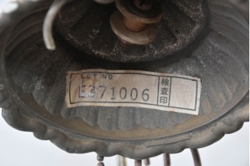 フランスアンティーク　Vianne(ヴィアンヌ)社　装飾ガラスシェードの3灯シャンデリア　(R-086999)