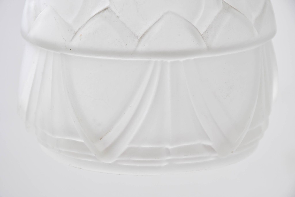 フランスアンティーク　Vianne(ヴィアンヌ)社　装飾ガラスシェードの3灯シャンデリア　(R-086999)