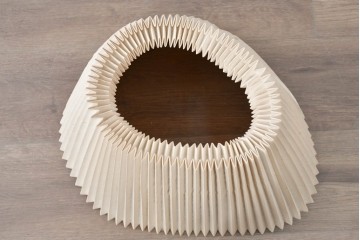 ヴィンテージ照明　松本民芸家具　挽き物の三本脚が目を惹くB型フロアスタンド　(R-087005)