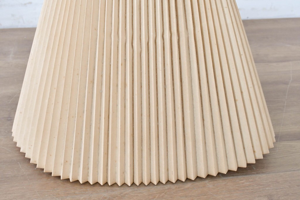 ヴィンテージ照明　松本民芸家具　挽き物の三本脚が目を惹くB型フロアスタンド　(R-087005)