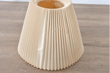 ヴィンテージ照明　松本民芸家具　挽き物の三本脚が目を惹くB型フロアスタンド　(R-087005)