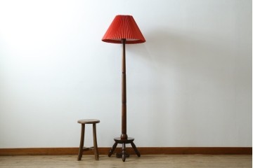ヴィンテージ照明　松本民芸家具　挽き物の三本脚が目を惹くB型フロアスタンド　(R-087005)