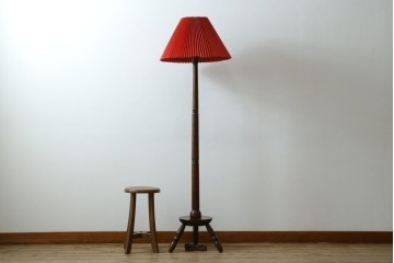 ヴィンテージ照明　松本民芸家具　挽き物の三本脚が目を惹くB型フロアスタンド　(R-087005)