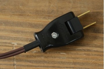 ヴィンテージ照明　松本民芸家具　挽き物の三本脚が目を惹くB型フロアスタンド　(R-087005)